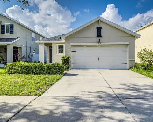 Peaceful 2BR Home w/ Modern Comforts in Riverview Hotels in Riverview