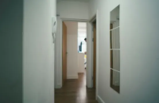 5 Min Walk to City! Stadium View 3 Bed Apartment