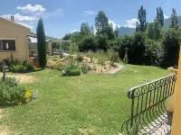 Calme, Verdure et vue sur la Montagne de Lure