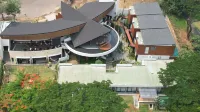 The Astana Resort & Leisure Hotel dekat Kebun Raya Lumbang