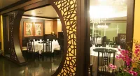 Jolly Suites&Spa Petkasem Hotels in Krathum Baen District