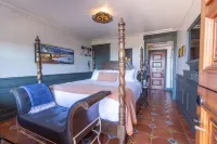 El Caminante Bar & Bungalows