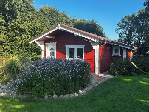 Charming vacation home in the middle of nature near Kühlungsborn Hotels in Kropelin