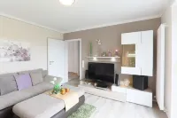 New, modern equipped apartment with lake view in the Vulkaneifel Hotel a Schalkenmehren