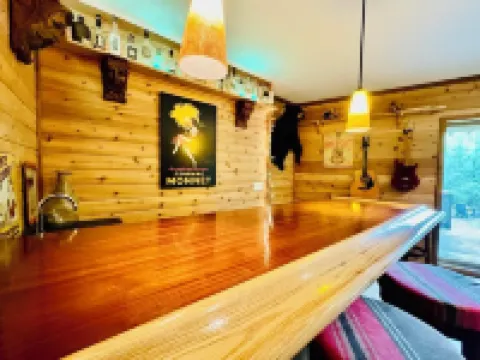 Lazy River Cabin: Private 3 Bedroom, 3 Bath Getaway on Lake Wallenpaupack