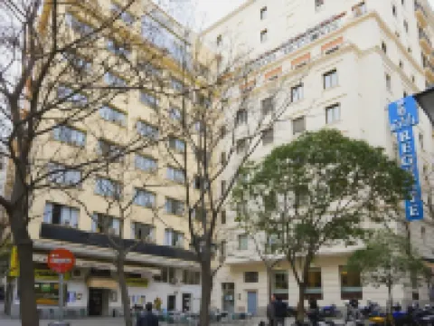 แมดไวบส์ โฮสเทล กราน วีอา โรงแรมในมาดริด