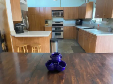 Emerald Isle Getaway - Tremendous 3-bedroom house with WiFi in Kodiak 科迪亞克島酒店