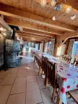 Chalet La Roseraie, 200 m from the Petit Chatel ski lifts