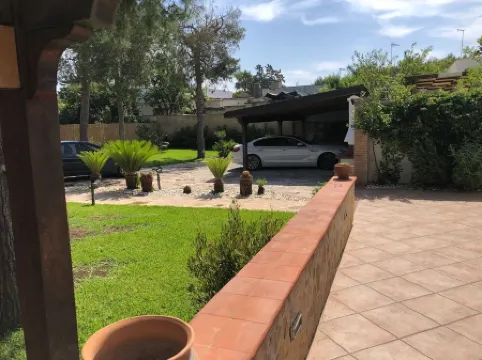 Villa in the green 100 meters from the sea