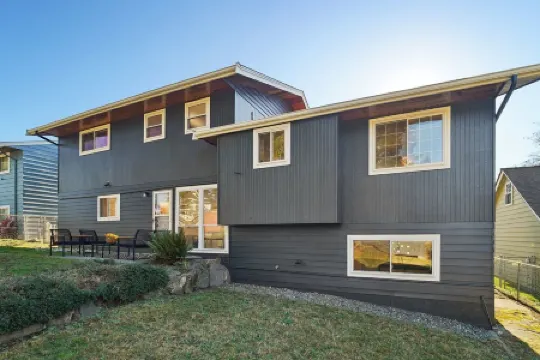 Luxury Retreat near beaches, Only 12 miles to Seattle