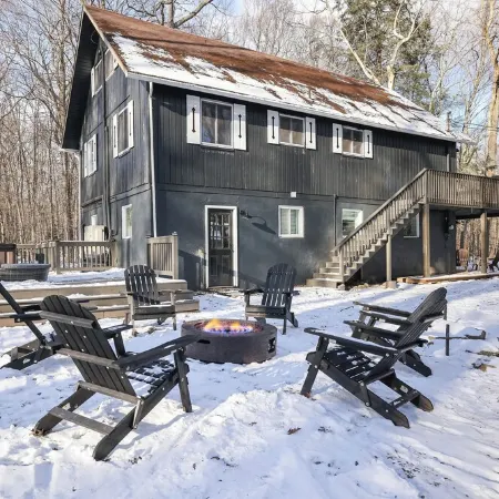 Escape to this secluded rustic luxury cabin nestled in the heart of the woods.