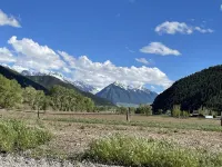 Luxury Modern / Western 600 Sq Ft Studio - Apartment / Office