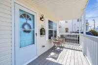 Large Beach House &Front WaterPark Hotels in Keansburg