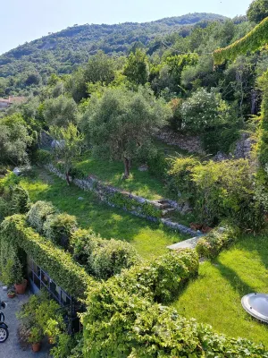 Vintage villa with Jacuzzi Hotels in 