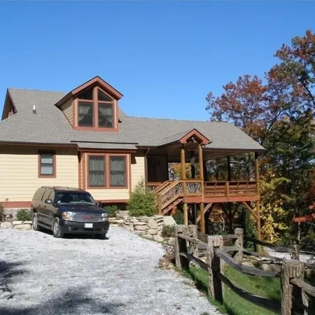 Waterfall View! Large Deck, Hot Tub, Outdoor Fire Pit! Отели в г. Хогбек