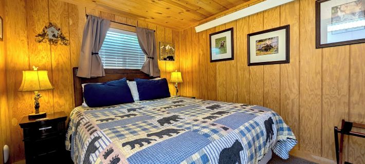 Yellowstone's Treasure Cabins Hotels in Gardiner