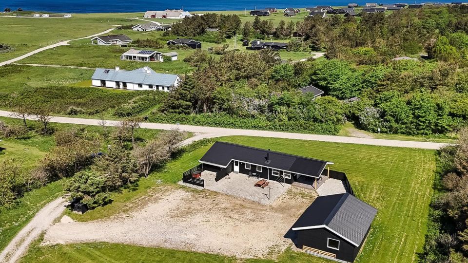 "Thorsten" - 500m from the Sea