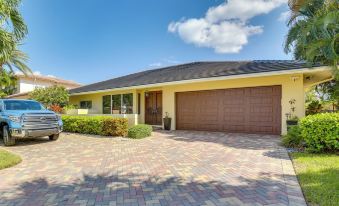 Canal Access & Pool: Lighthouse Point Getaway!