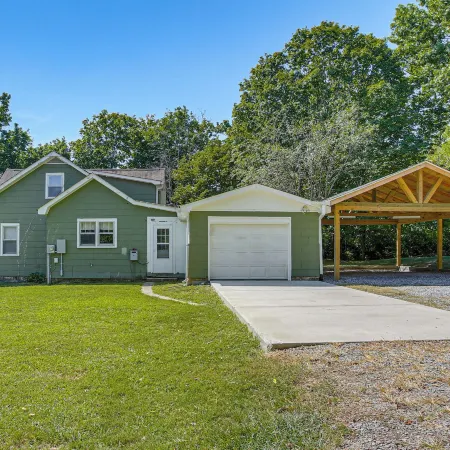 4 Mi to Dtwn: Goodlettsville Getaway w/ Yard