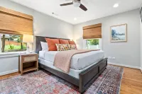 Drake Ave Dreamy Backyard!