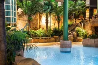 Quality Hotel the Reef - Pools