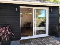 The Bay Cabin, secluded retreat Freshwater Bay