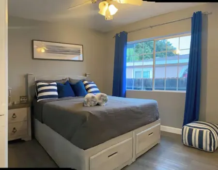 Gorgeous 2 bedroom 2 bath Near SoFI