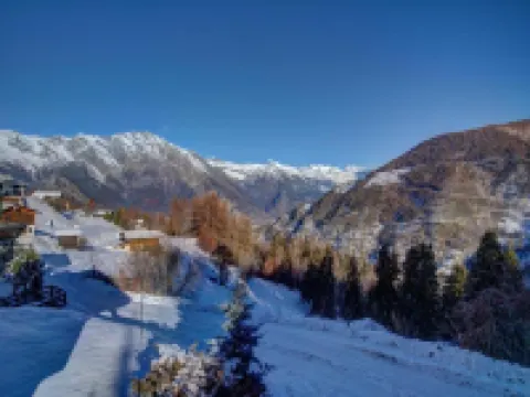 Apartment near the ski lift. Hotels in Riddes