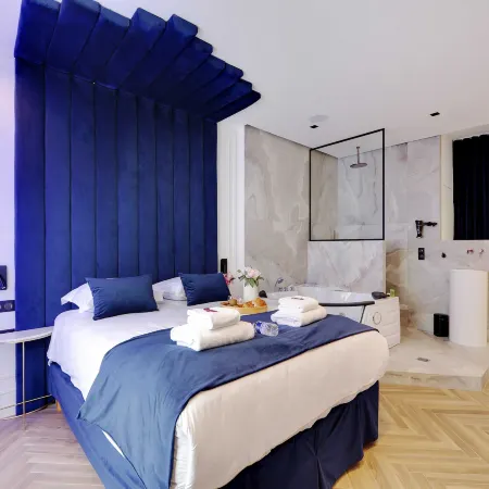 Suberb Suite with Jacuzzi Le Marais Beaubourg