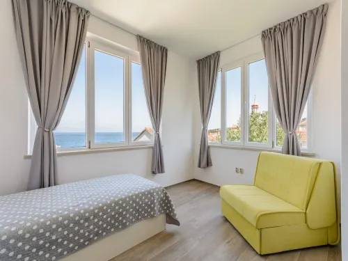 Apartment Marcela - Deluxe Two Bedroom Apartment with Terrace and Sea View 蘇蒂萬住宿飯店