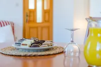 Villa Stella - Two Bedroom Apartment with Balcony and Sea View (Carla) - Lejligheder