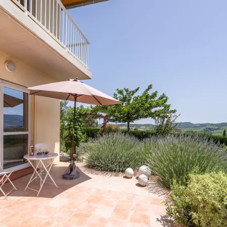 Villa in Limoux with Private Pool & Mountain Views Отели в г. Лиму