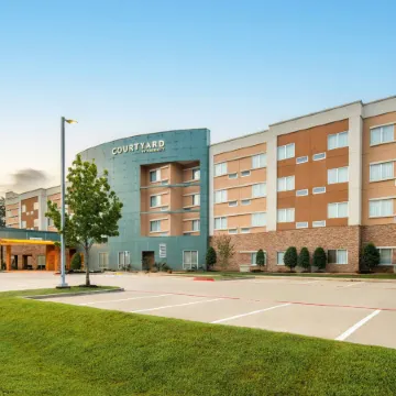 Courtyard Houston City Place