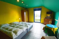 Delightful Villa in Sourbrodt with Swimming Pool Terrace