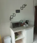 The Upper  Deck  Cozy Private Room 5 minutes away from beach Hotels in George Town