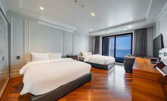 Yeongjong Grace Hotel