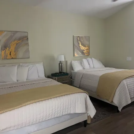 Sunset Beach Beautiful 2 Bedroom Villa 1.5 miles from Sunset Beach