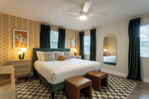 Holiday Availability! Saltwater Pool! Close to Beaches & Downtown St. Pete!