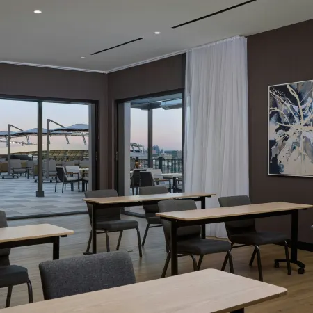 Courtyard by Marriott Denver Downtown West Отели рядом с достопримечательностью «Парк аттракционов Elitch Gardens»