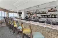 Holiday Inn CHARLESTON-RIVERVIEW by IHG - bar