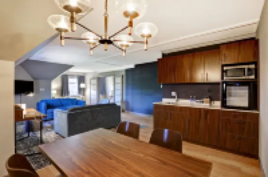 Four Points by Sheraton St. Catharines Niagara Suites