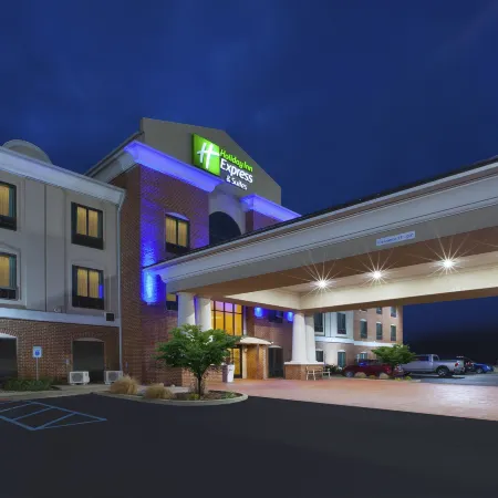 Holiday Inn Express & Suites NILES by IHG