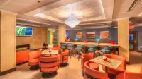 Holiday Inn Express WICHITA SOUTH by IHG - parking