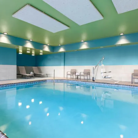 Holiday Inn Express & Suites CHICAGO O'HARE AIRPORT by IHG