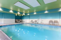 Holiday Inn Express & Suites CHICAGO O'HARE AIRPORT by IHG - piscina