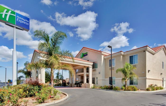Holiday Inn Express DELANO HWY 99 by IHG