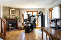 Auberge Augustin Hotels in Saint-Sauveur