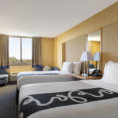 La Quinta Inn & Suites by Wyndham Sunrise