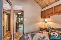 Gateway to Sunrise Resort! Show Low Cabin w/ Deck - Pet friendly