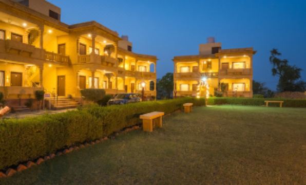 Moonlight Nature Resort & Swimming Pool - Housity